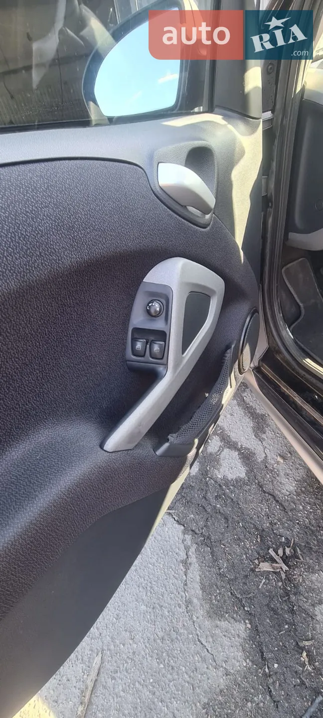 2015 Smart Fortwo - мініатюра 4