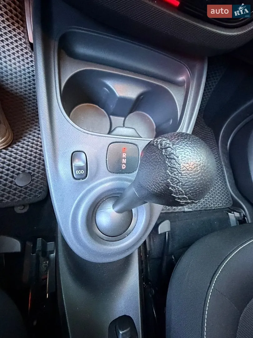 2019 Smart Fortwo - мініатюра 15