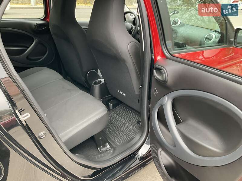 Хэтчбек Smart Forfour 2018 в Киеве фото 9 Хэтчбек Smart Forfour 2018 в Киеве