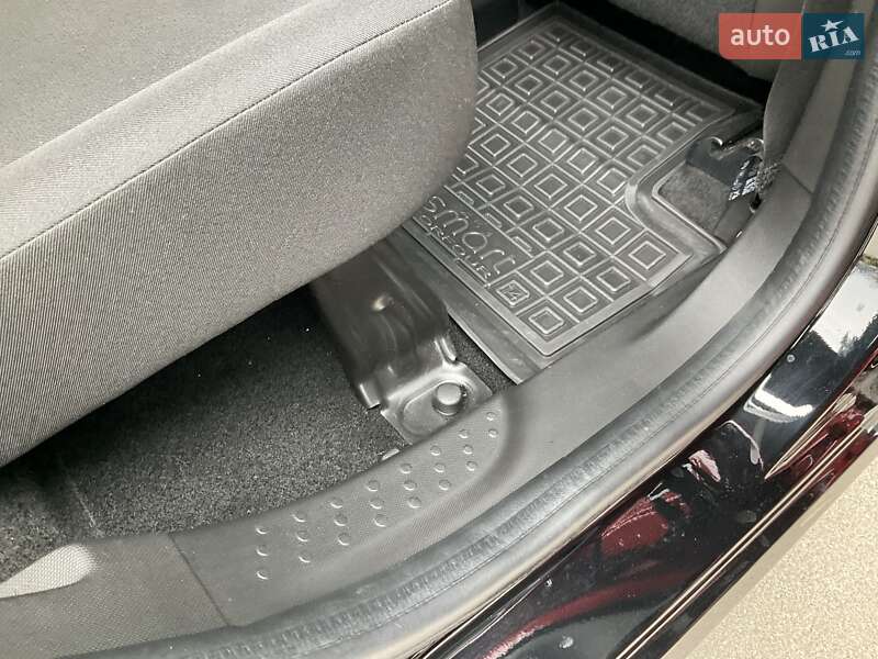 Хэтчбек Smart Forfour 2018 в Киеве фото 11 Хэтчбек Smart Forfour 2018 в Киеве