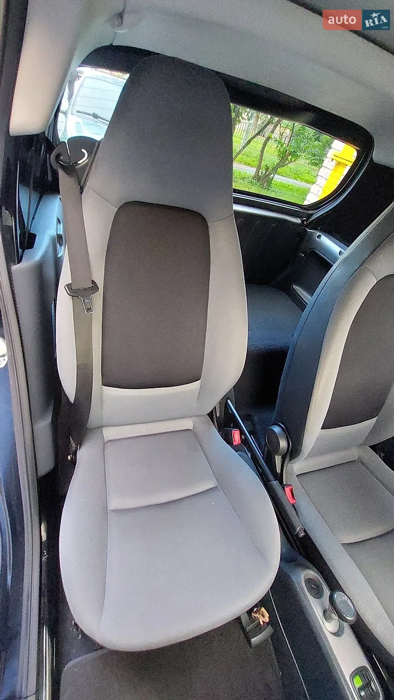 2010 Smart Fortwo - мініатюра 17