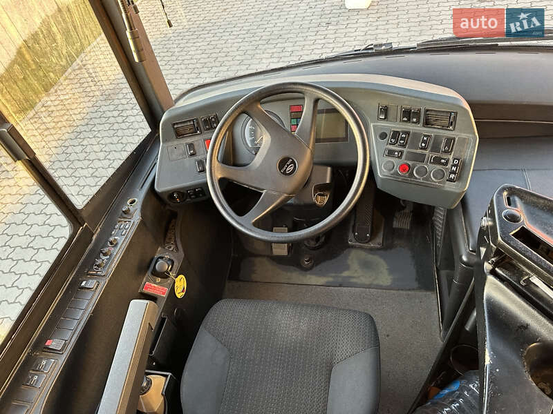 Міський автобус Solaris Urbino 2006 в Стрию