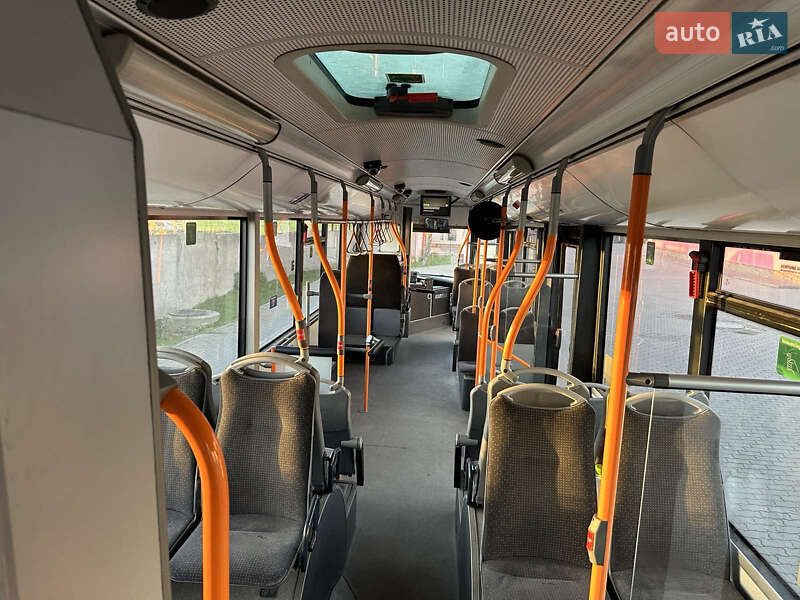 Міський автобус Solaris Urbino 2006 в Стрию