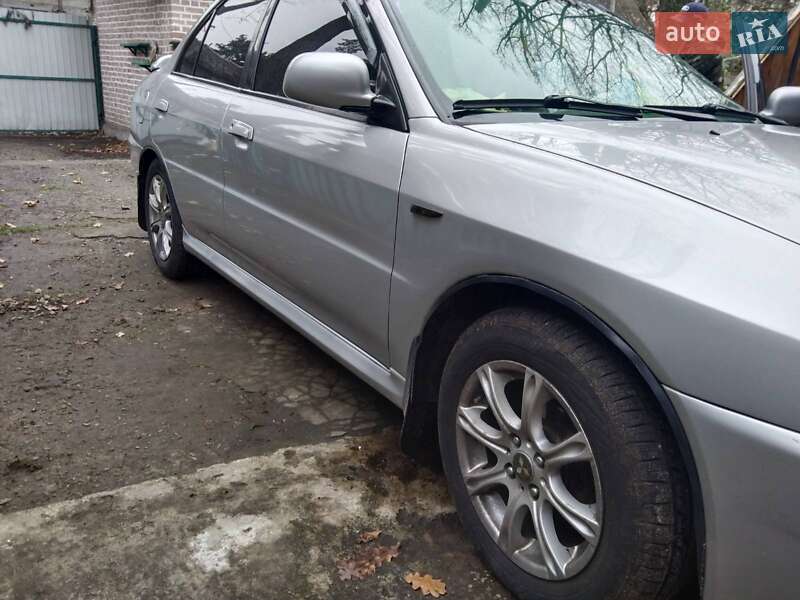 Седан SouEast Lioncel 2008 в Вышгороде
