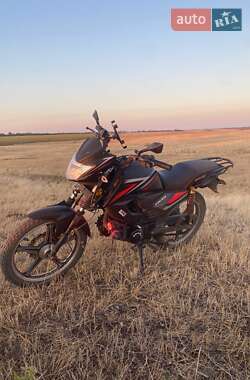 Мотоцикл Спорт-туризм Spark SP 125 2024 в 