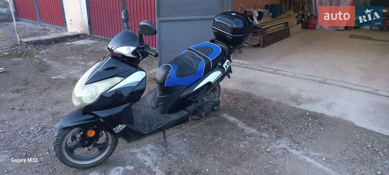 Скутер Spark SP 150S-17 2013 в Залещиках