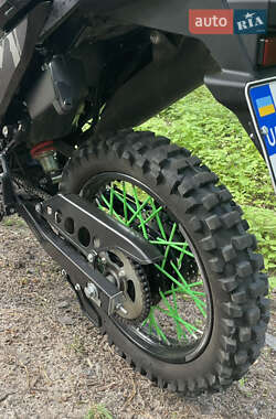 Мотоцикл Позашляховий (Enduro) Spark SP 200D-5B 2023 в 