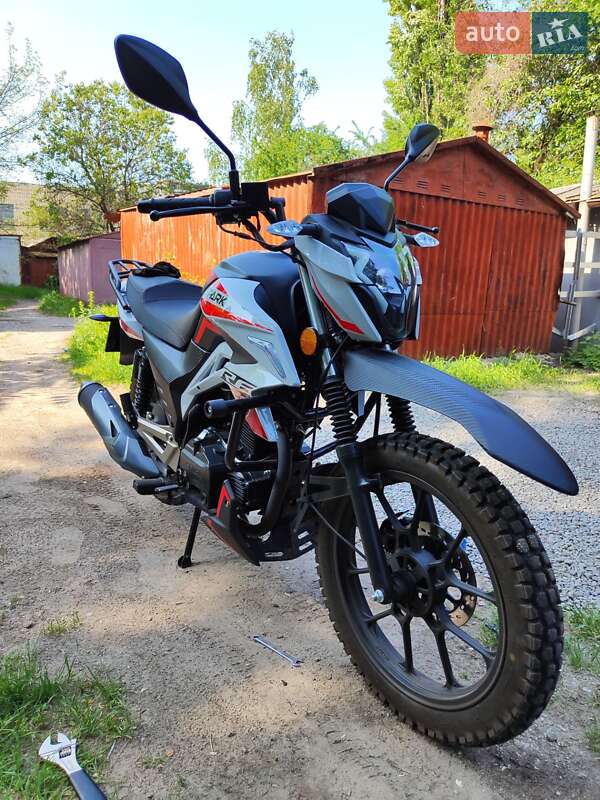 Мотоцикл Багатоцільовий (All-round) Spark SP 200R-26T 2024 в 