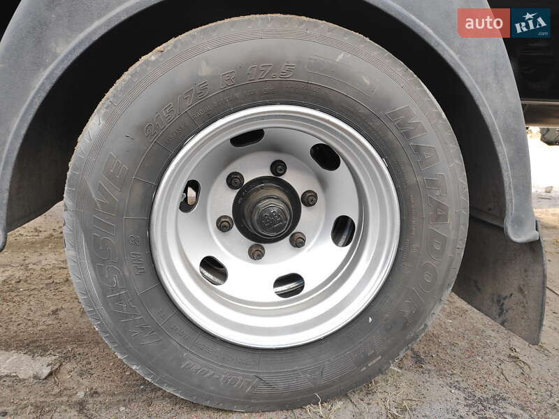 Бортовий напівпричіп Spier SGL 2011 в Олександрії