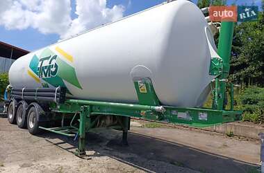 Зерновоз - напівпричіп Spitzer S27DS 2001 в Рівному