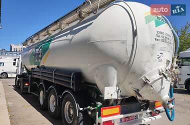 Зерновоз - полуприцеп Spitzer S27DS 2001 в 