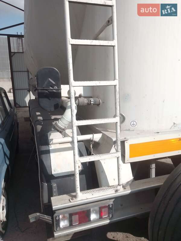 Цистерна полуприцеп Spitzer SF 1995 в Черкассах