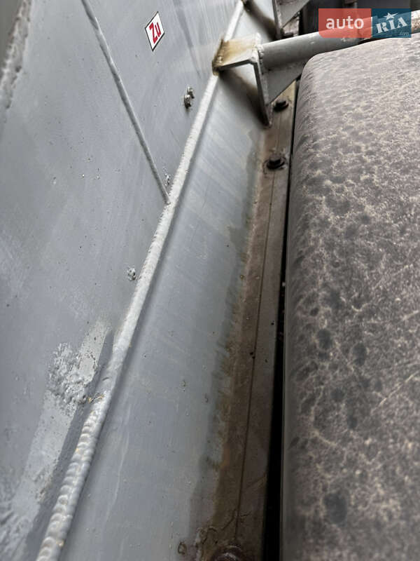 Цементовоз Spitzer SF 1994 в Чернівцях