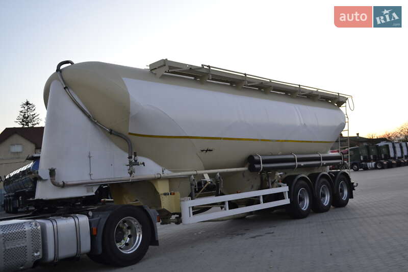 Цементовоз Spitzer SF 1998 в Хусті