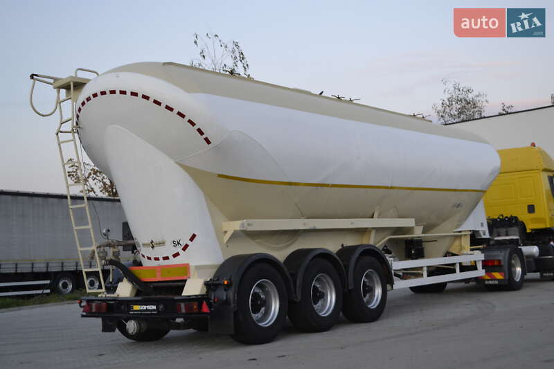 Цементовоз Spitzer SF 1998 в Хусті
