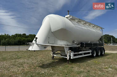 Цементовоз Spitzer SF 2004 в Чернівцях