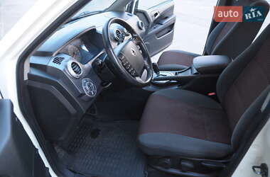 Внедорожник / Кроссовер SsangYong Actyon 2010 в 