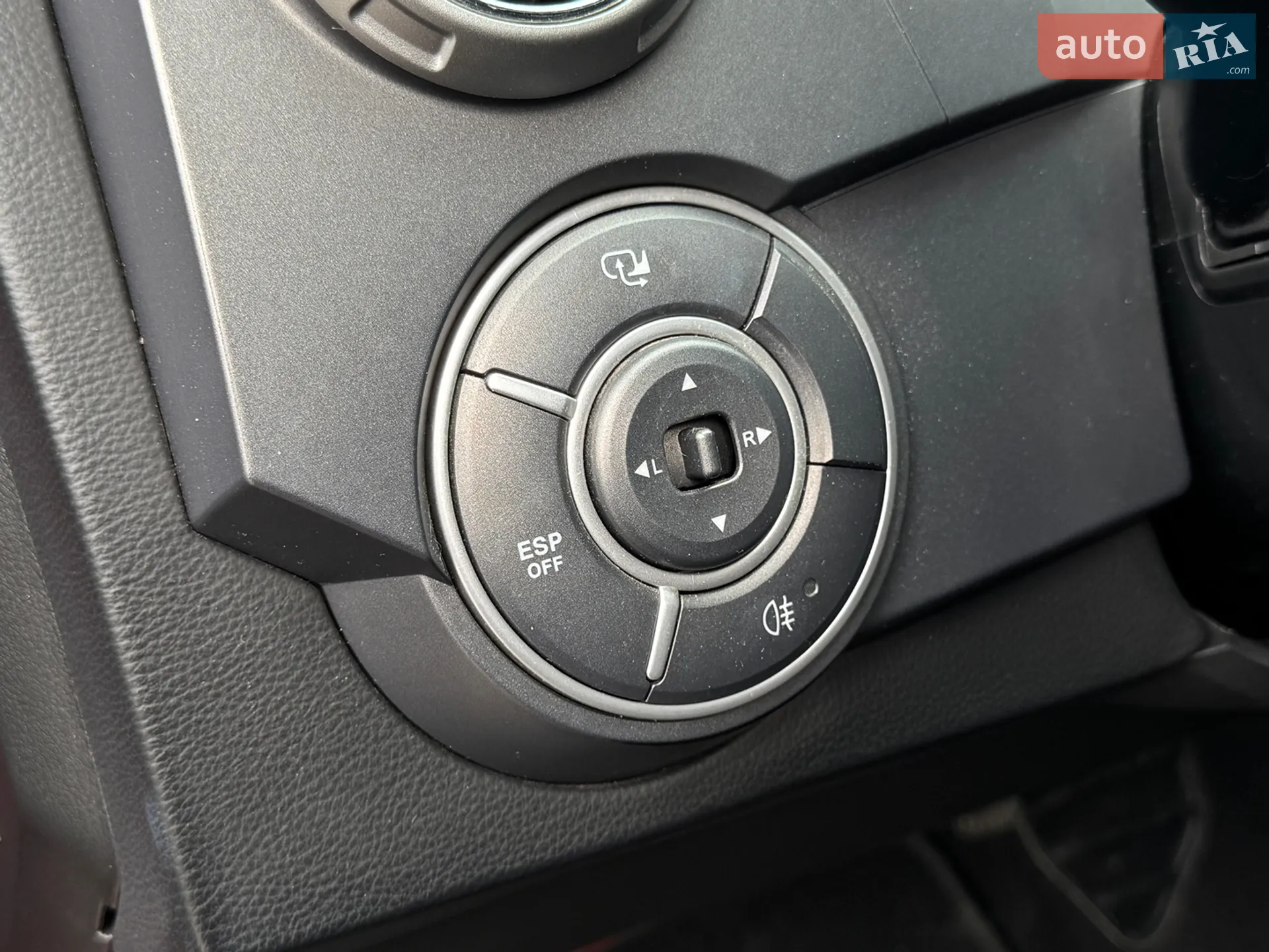 2012 SsangYong Actyon - мініатюра 23