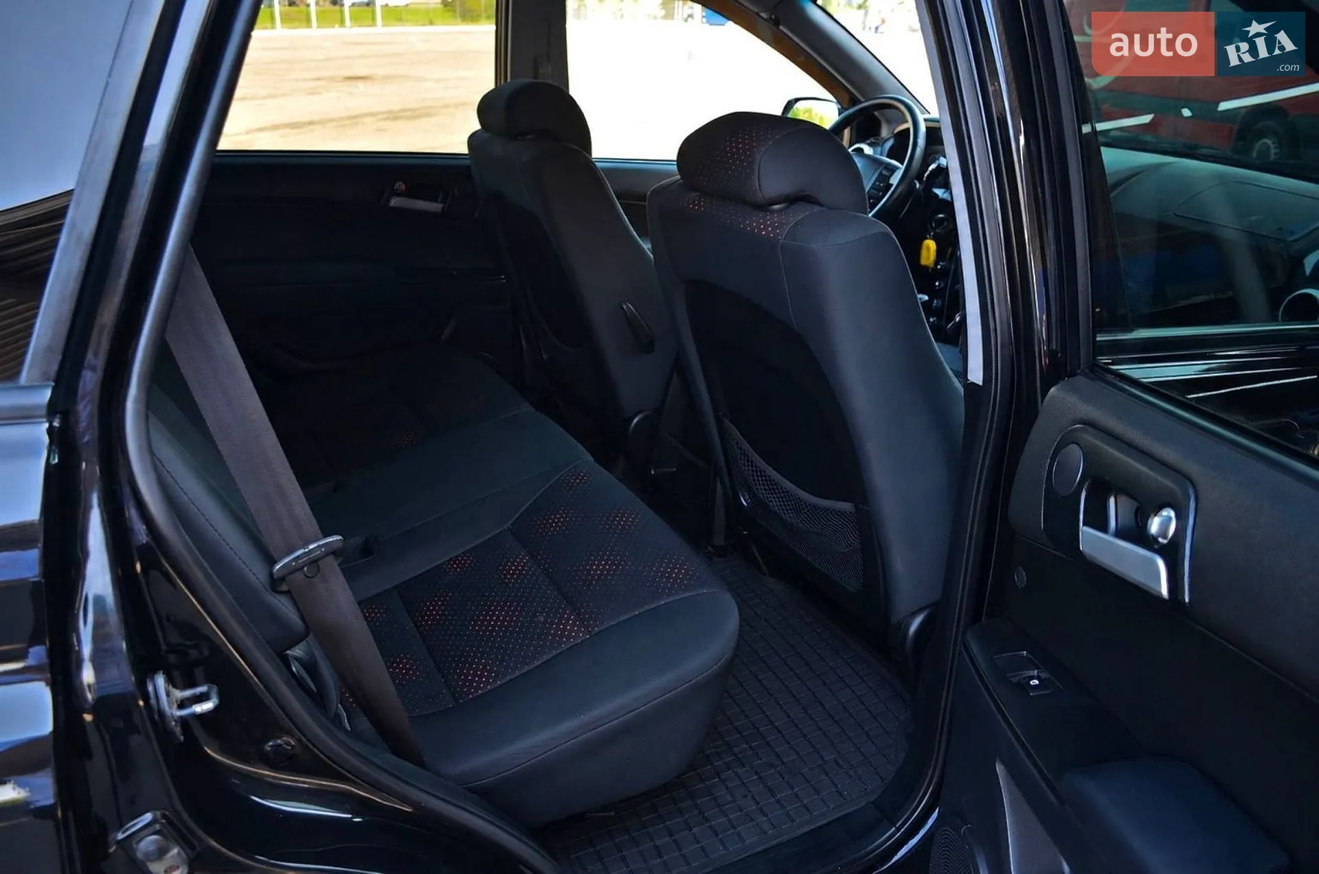 2011 SsangYong Actyon - мініатюра 8
