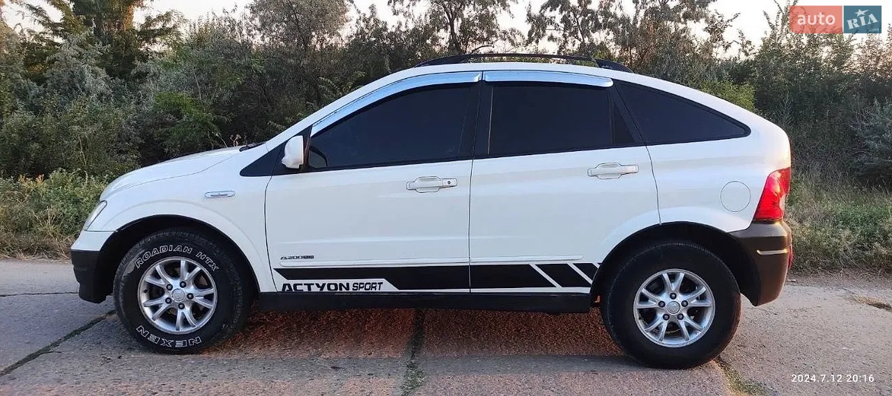 2010 SsangYong Actyon - мініатюра 8