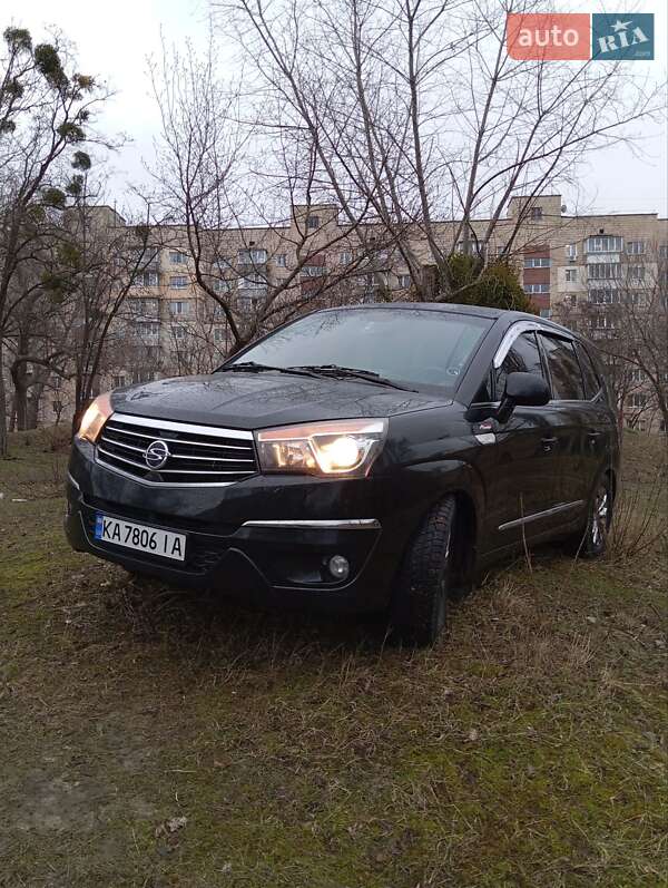Минивэн SsangYong Korando Turismo 2015 в Киеве