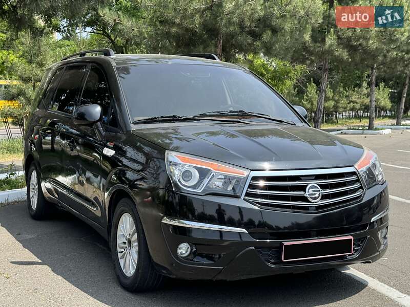 SsangYong Korando Turismo 2014