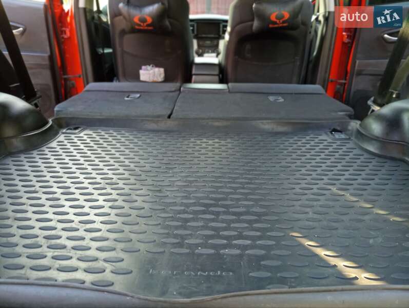 Седан SsangYong Korando 2011 в Кривом Роге