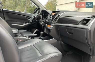 Позашляховик / Кросовер SsangYong Korando 2013 в 