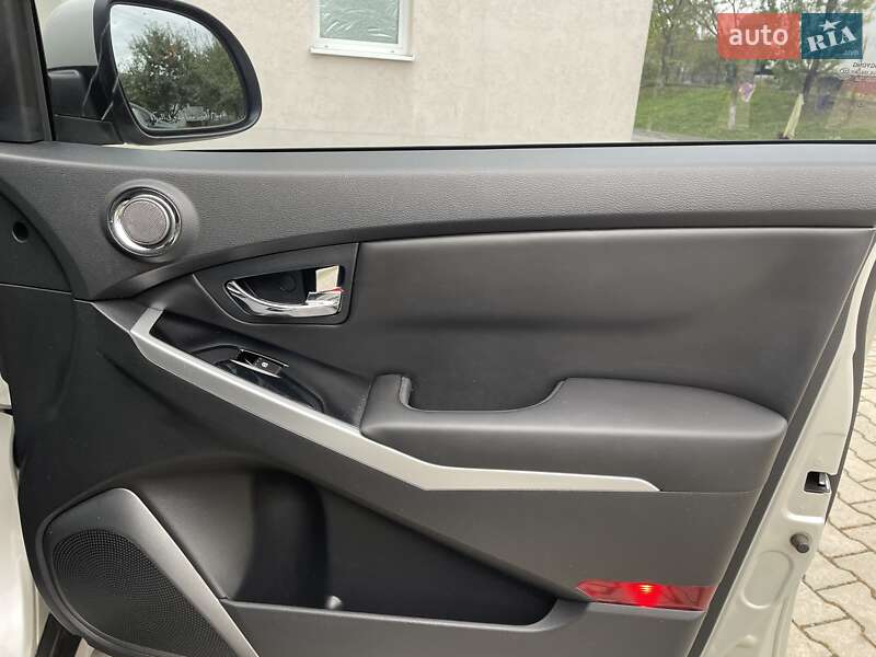 Внедорожник / Кроссовер SsangYong Korando 2013 в Староконстантинове