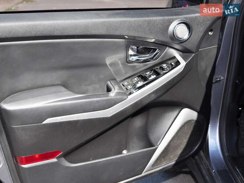 Внедорожник / Кроссовер SsangYong Korando 2014 в Киеве