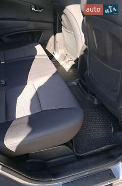 Внедорожник / Кроссовер SsangYong Korando 2013 в 