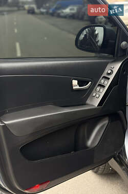 Внедорожник / Кроссовер SsangYong Korando 2013 в 