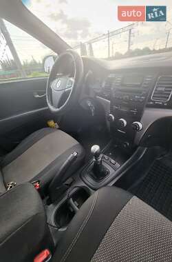 Внедорожник / Кроссовер SsangYong Korando 2012 в 