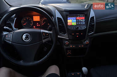Позашляховик / Кросовер SsangYong Korando 2013 в 