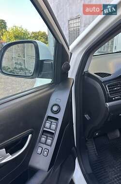 Позашляховик / Кросовер SsangYong Korando 2013 в 