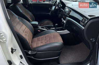Внедорожник / Кроссовер SsangYong Korando 2012 в 