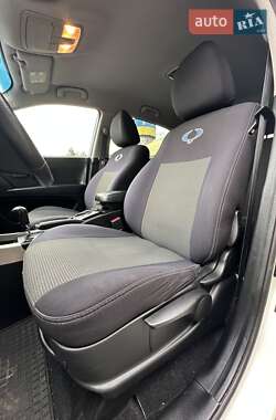 Внедорожник / Кроссовер SsangYong Korando 2012 в 