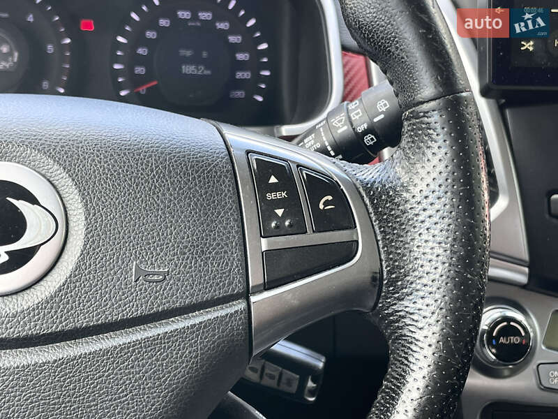 Внедорожник / Кроссовер SsangYong Korando 2014 в Киеве