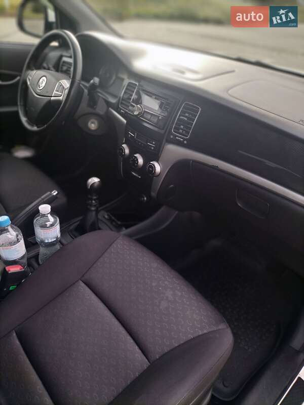 Внедорожник / Кроссовер SsangYong Korando 2013 в Киеве