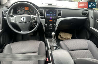 Позашляховик / Кросовер SsangYong Korando 2011 в 