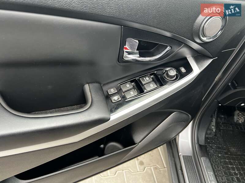 Позашляховик / Кросовер SsangYong Korando 2014 в Дніпрі фото 15 Позашляховик / Кросовер SsangYong Korando 2014 в Дніпрі