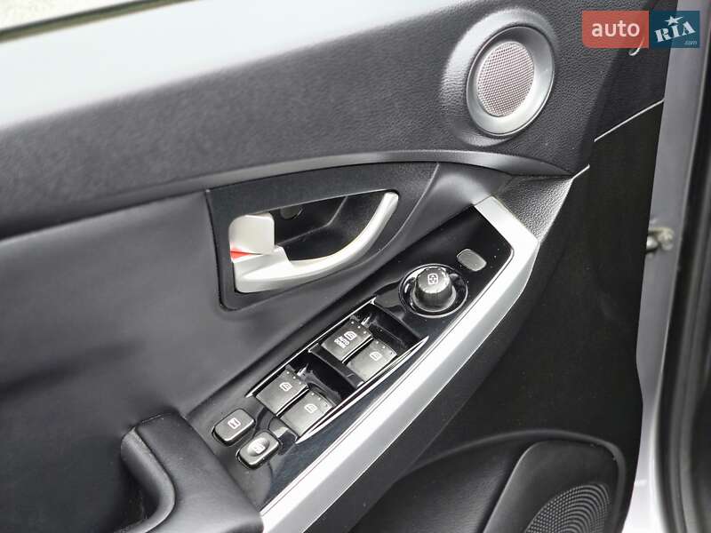 Позашляховик / Кросовер SsangYong Korando 2013 в Харкові фото 38 Позашляховик / Кросовер SsangYong Korando 2013 в Харкові