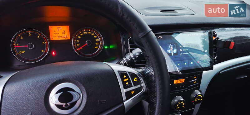 Позашляховик / Кросовер SsangYong Korando 2013 в Стебнику