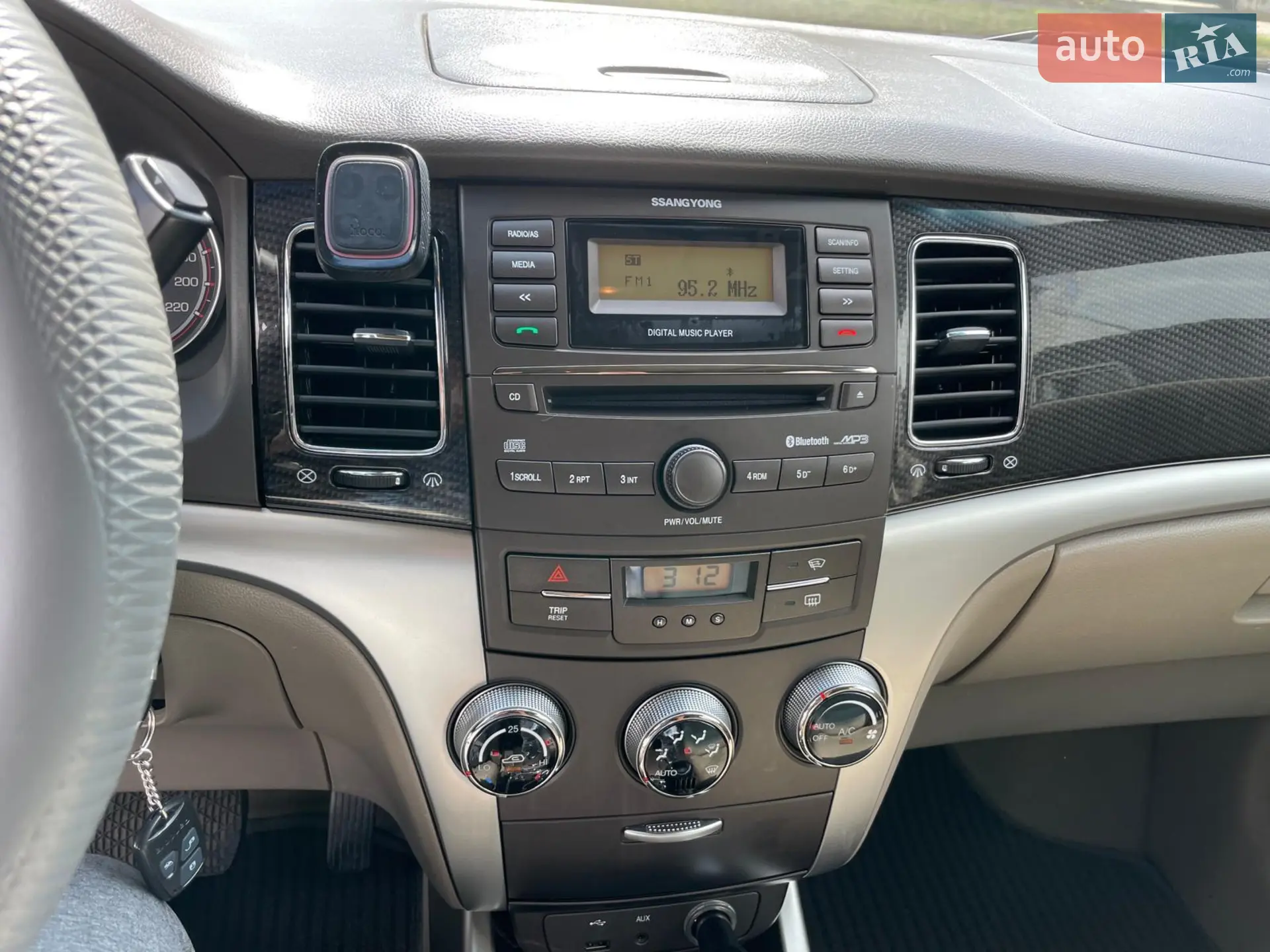2012 SsangYong Korando - мініатюра 15