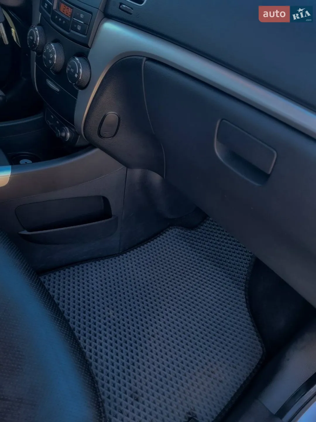 2011 SsangYong Korando - мініатюра 23