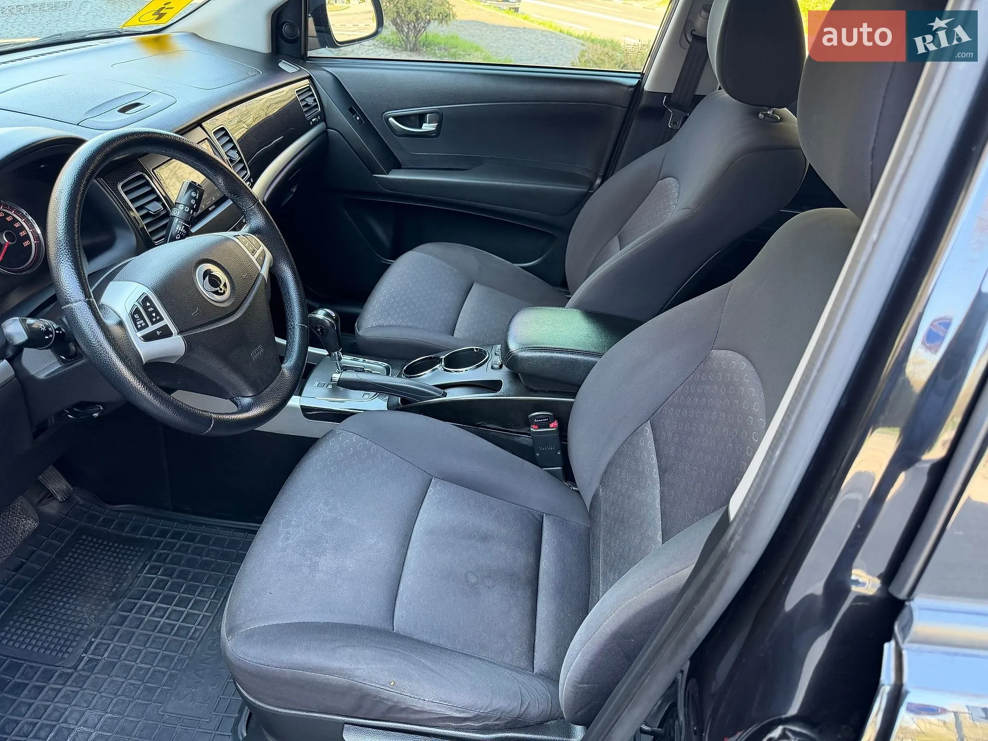 2013 SsangYong Korando - мініатюра 12