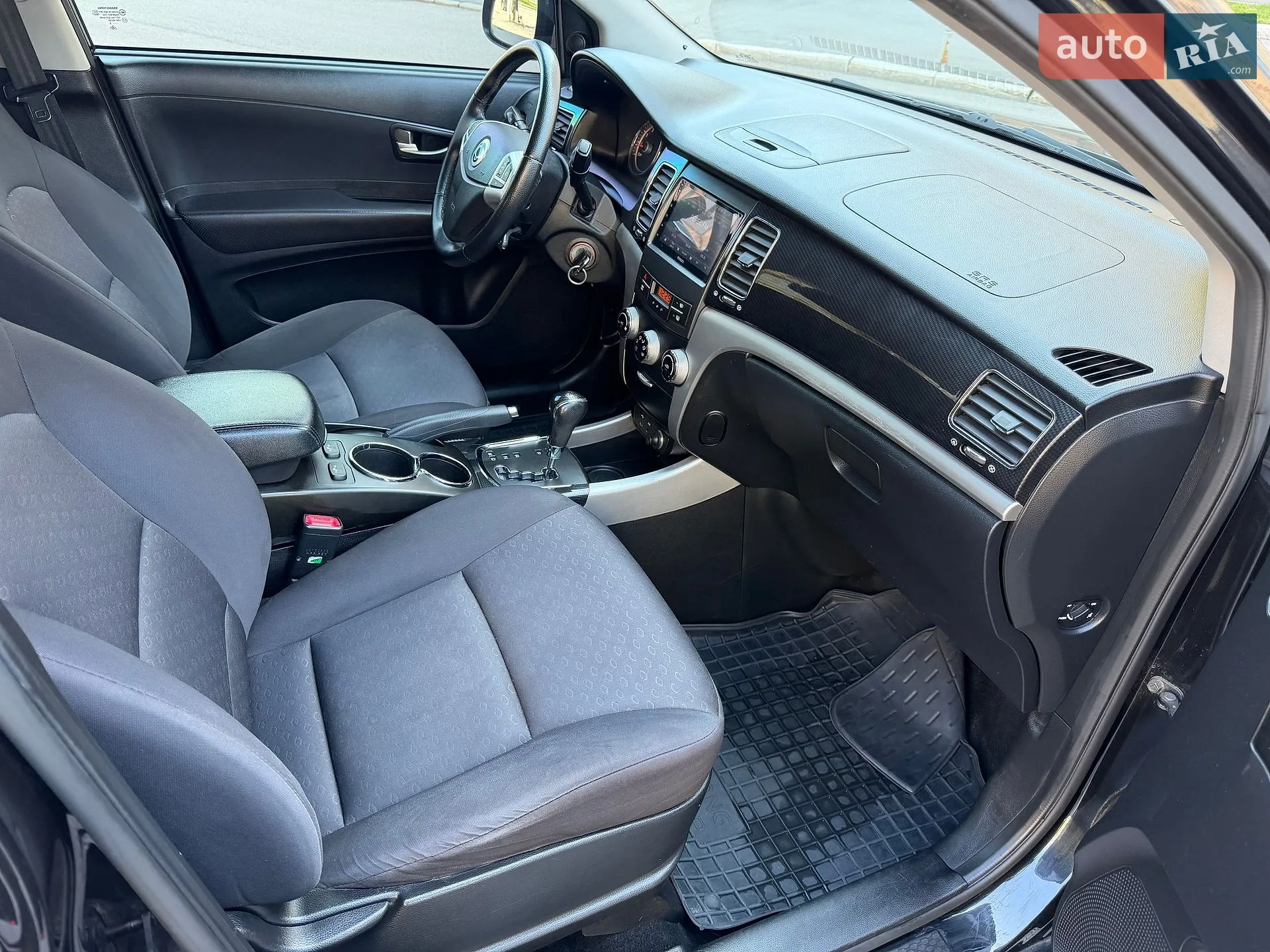 2013 SsangYong Korando - мініатюра 13