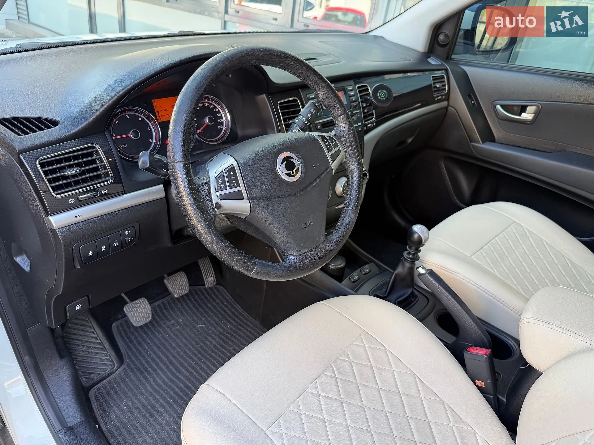 2012 SsangYong Korando - мініатюра 10