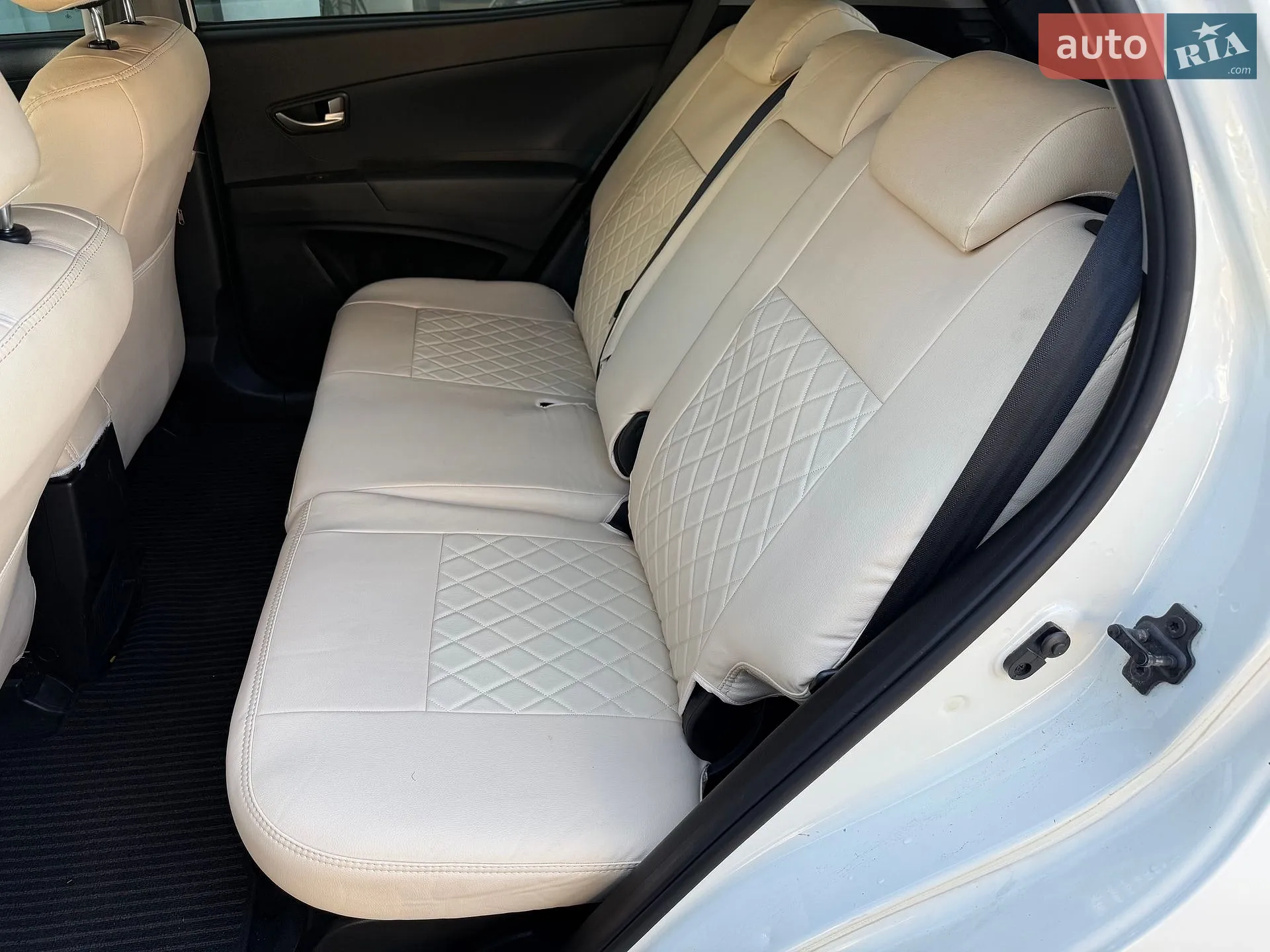 2012 SsangYong Korando - мініатюра 16
