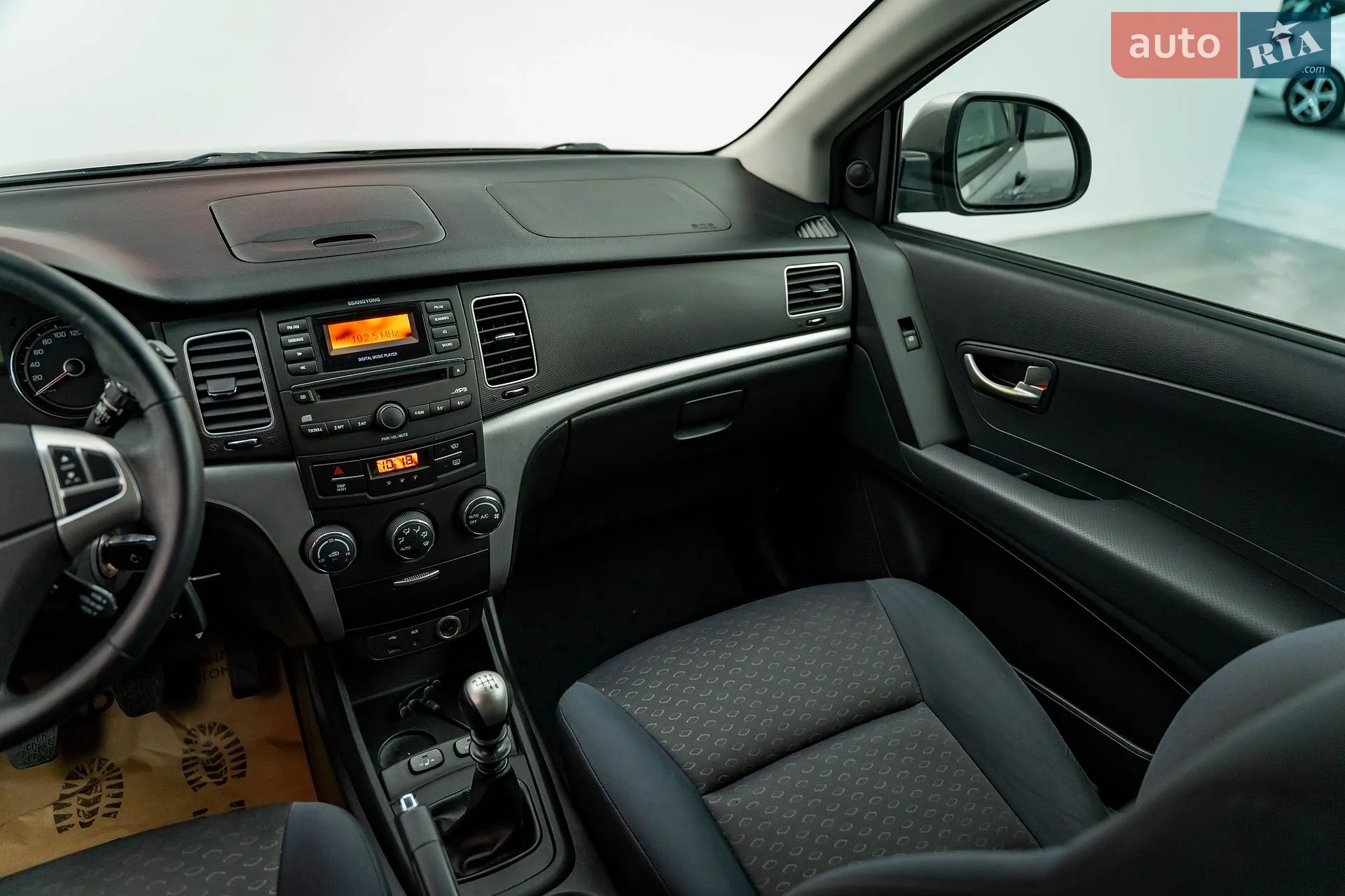 2011 SsangYong Korando - мініатюра 11